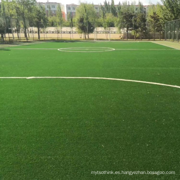 Las canchas de fútbol sin relleno usan césped artificial